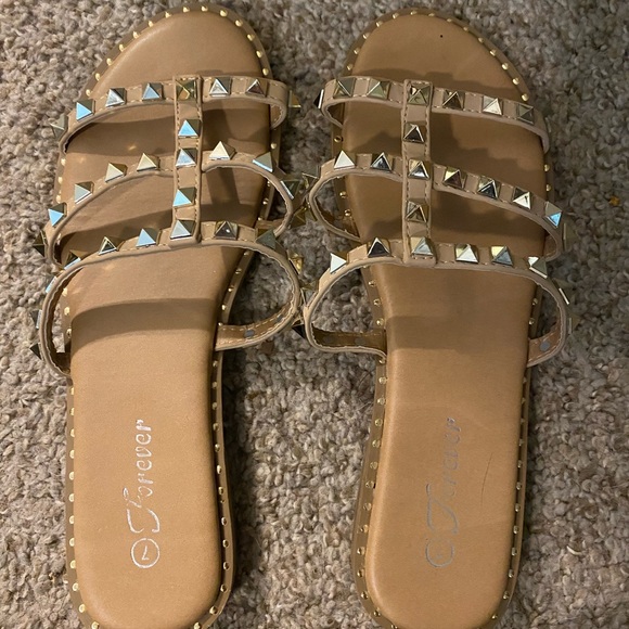 Women’s Sandals - Picture 1 of 4